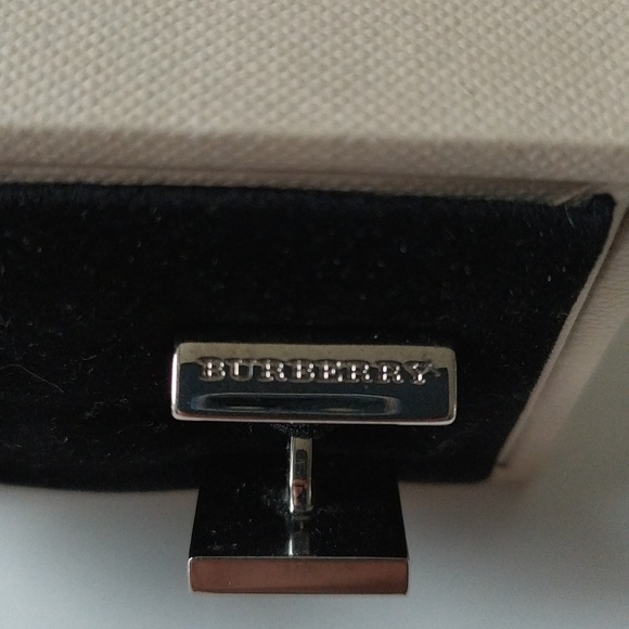 BURBERRY Check Cuff Link Set - Picture 3 of 5